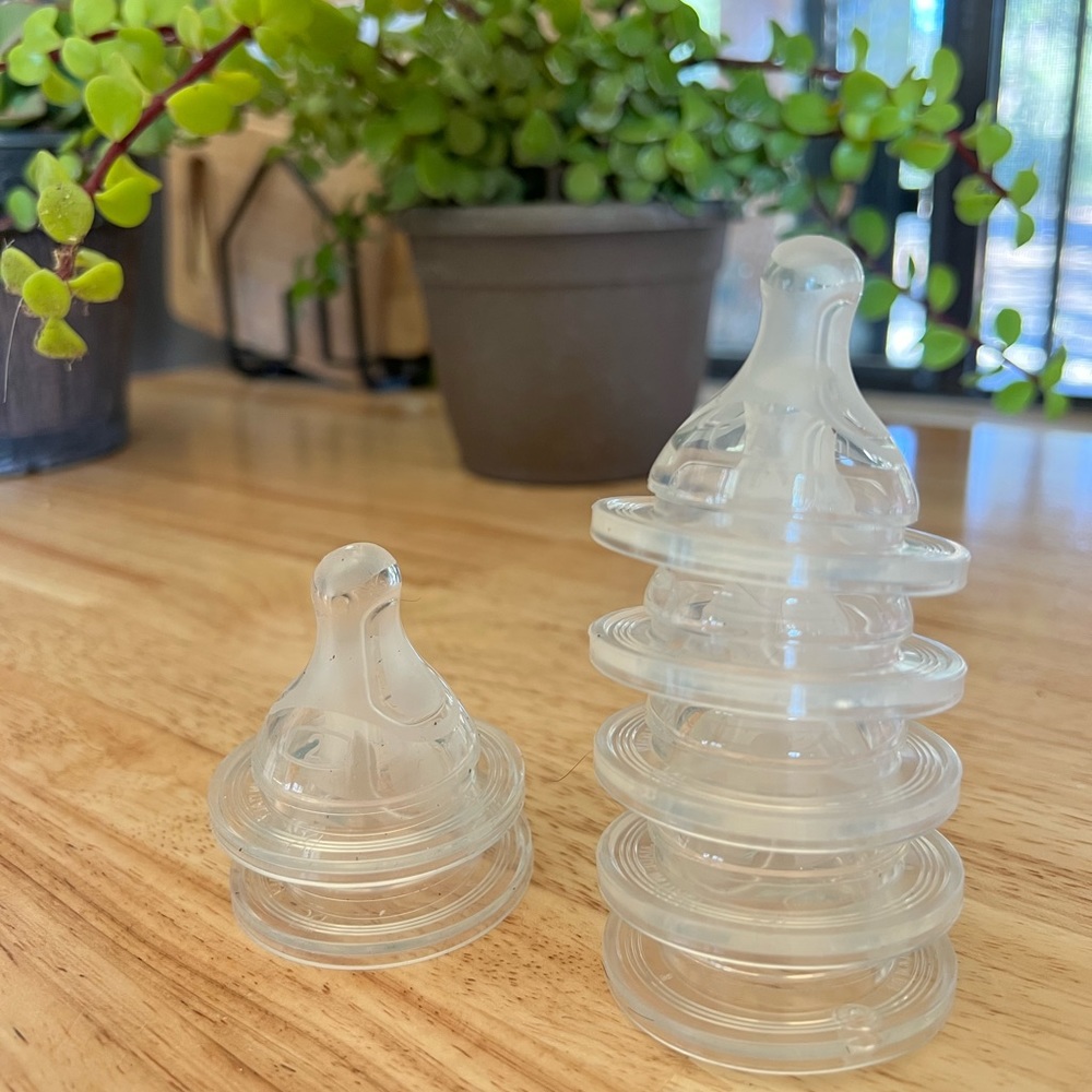 SOLD Chicco Duo Bottle Nipples (Replacements)